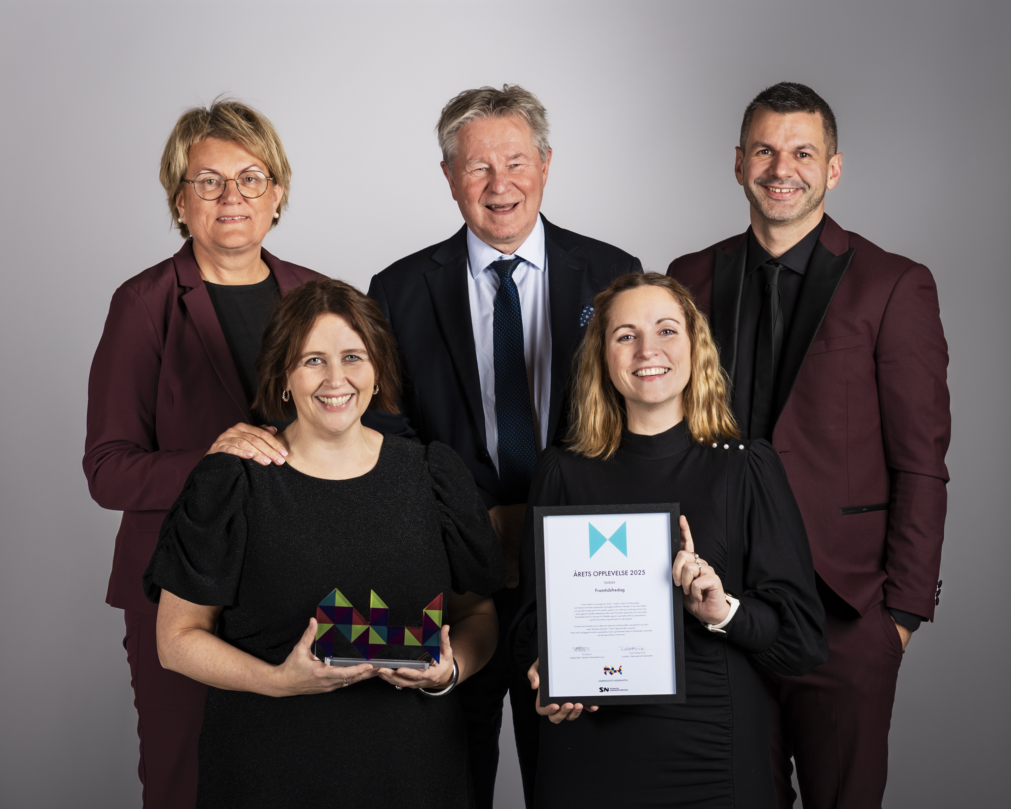 Framidsfredag vant prisen for Årets opplevelse. Her representert ved ledergruppen. Foto: Fotograf Emma A. Johansen Bilde av årets prisvinner